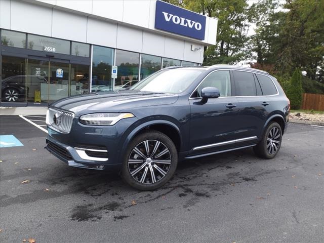 2025 Volvo XC90 Plus AWD photo 2