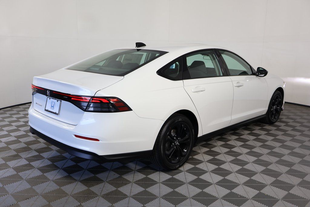 2025 Honda Accord 1.5T SE photo 2
