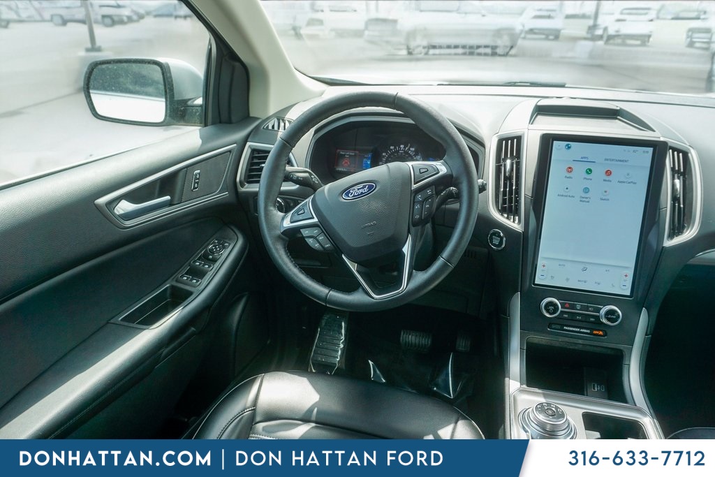 2022 Ford Edge SEL photo 14