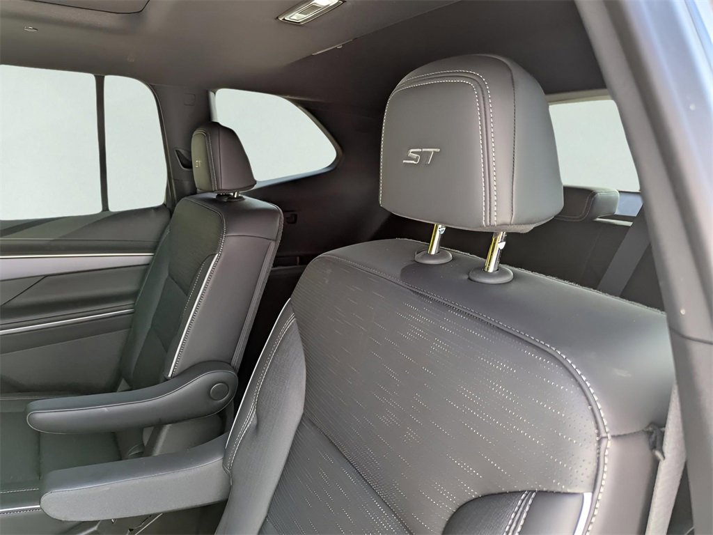 2025 Buick Enclave Sport Touring photo 15