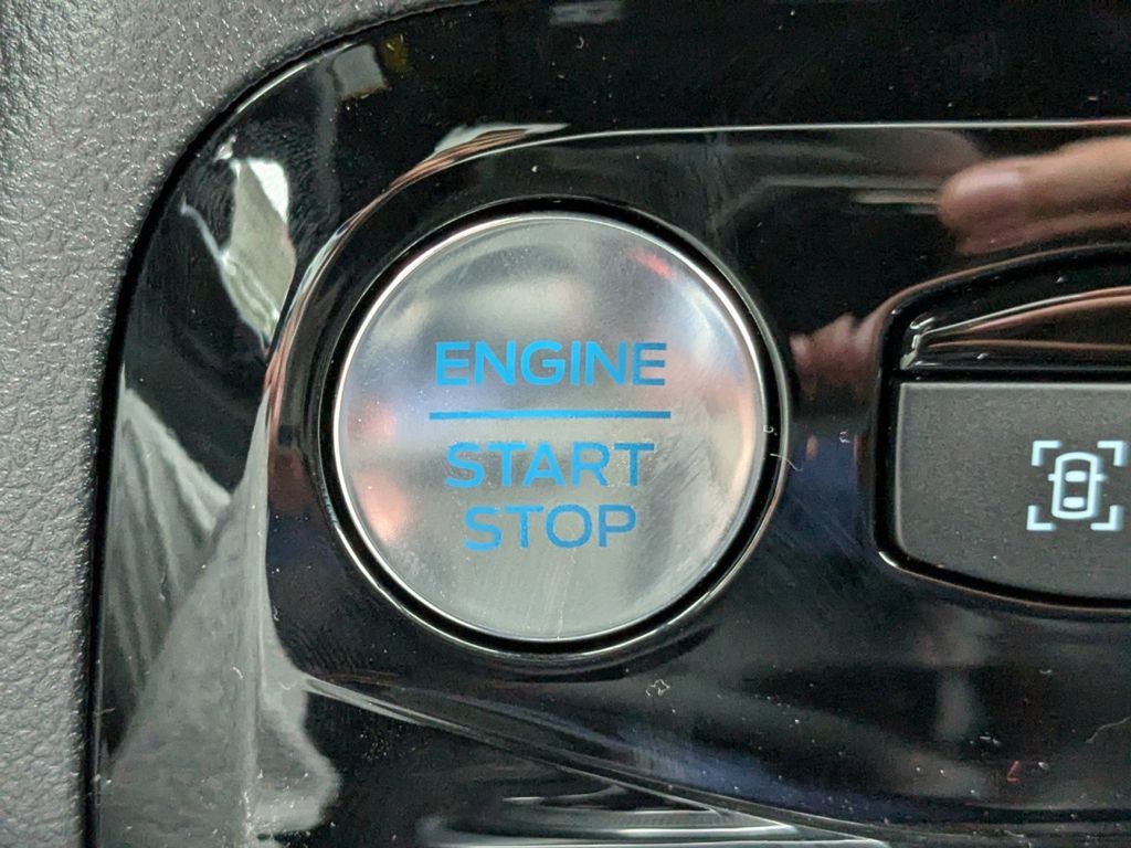 2025 Ford Escape Hybrid ST-Line Elite photo 29