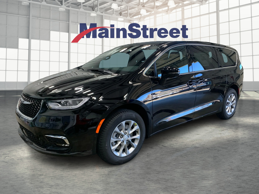 2026 Chrysler Pacifica Limited's photo