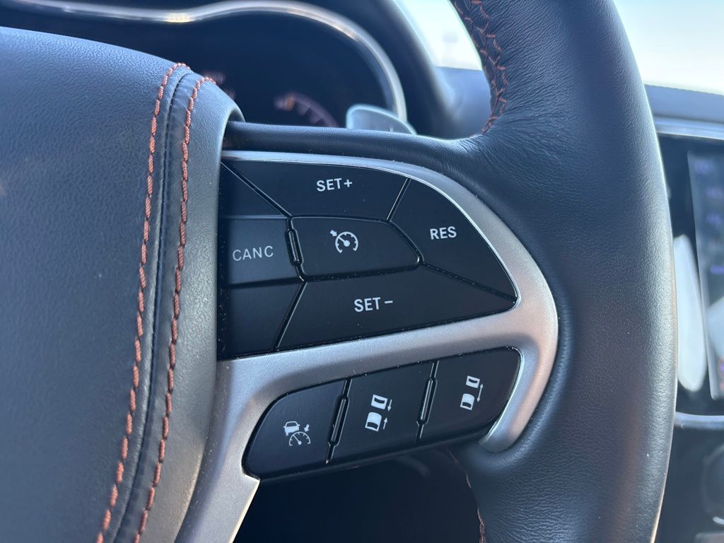 2019 Jeep Grand Cherokee Summit photo 17