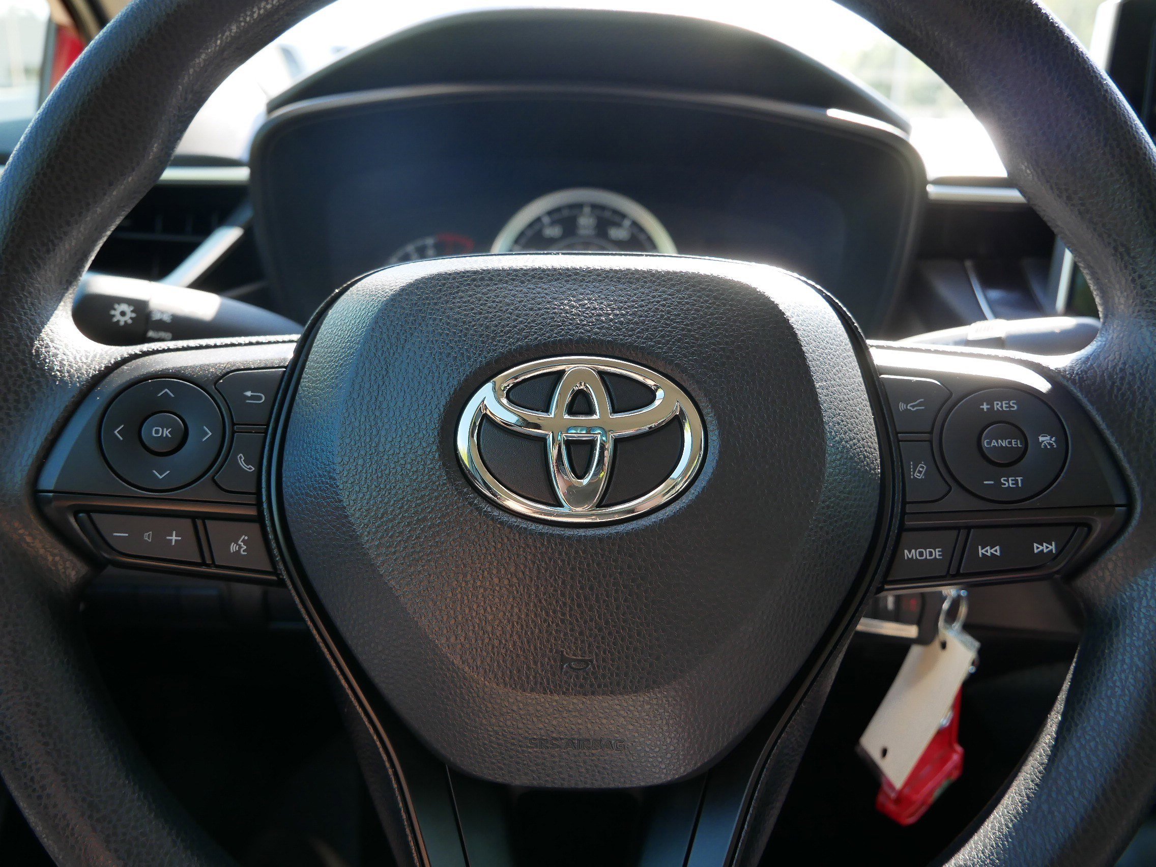 2021 Toyota Corolla LE photo 25