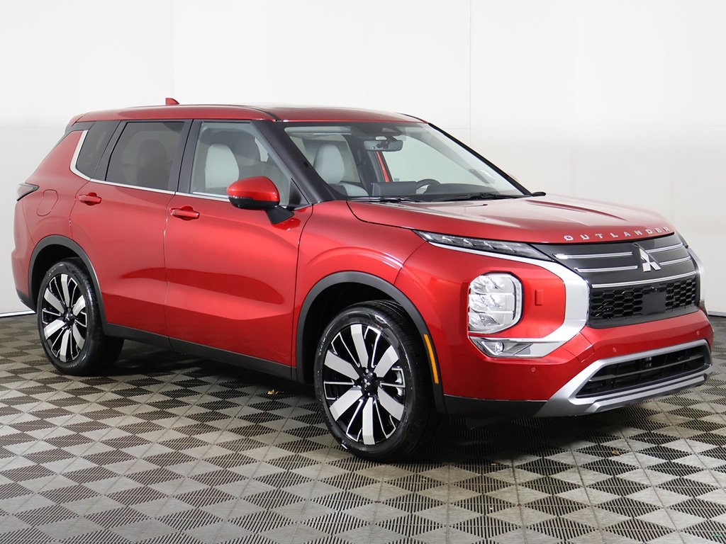 2025 Mitsubishi Outlander SE photo 2