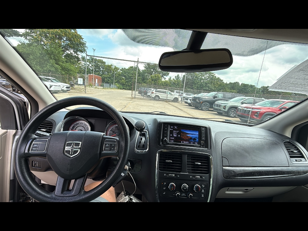 2019 Dodge Grand Caravan SE Sport photo 9