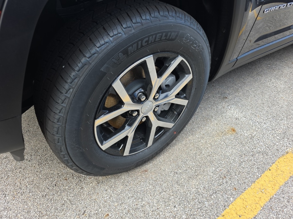 2025 Jeep Grand Cherokee Limited photo 4