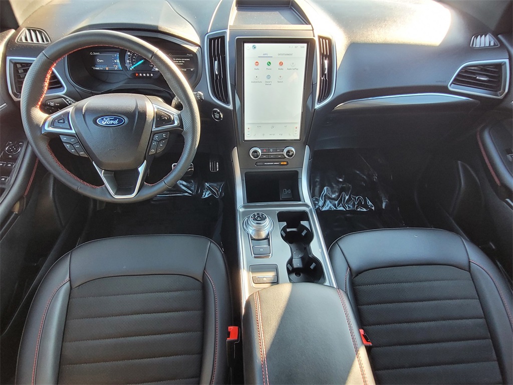 2024 Ford Edge ST photo 16