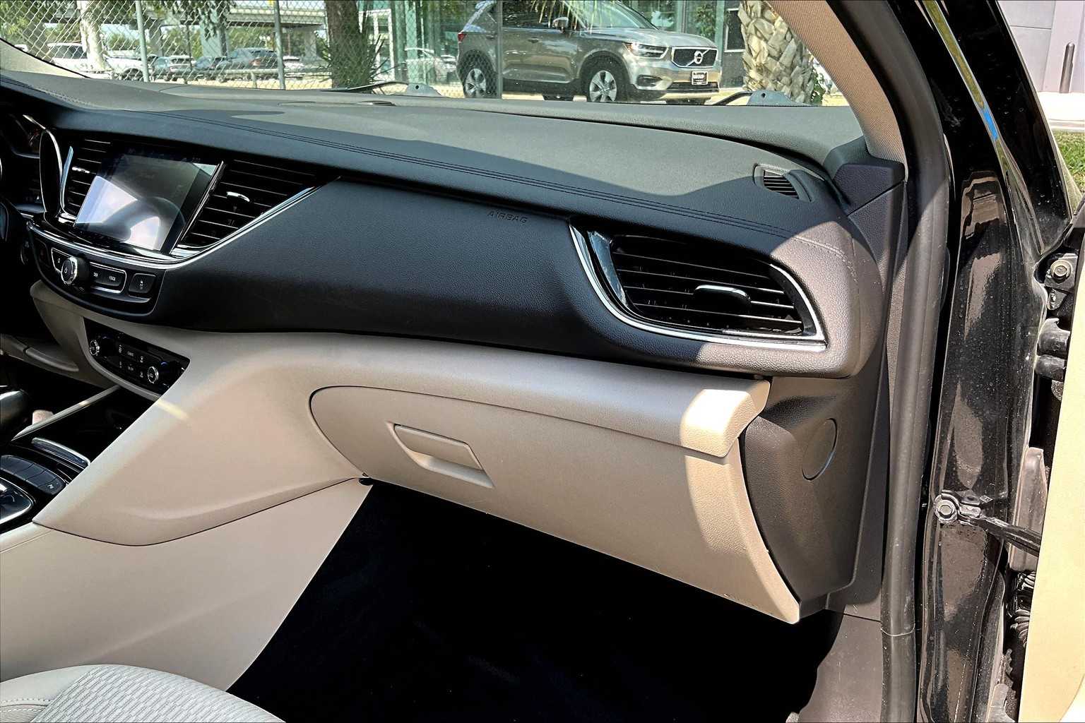 2018 Buick Regal Sportback Preferred II photo 15