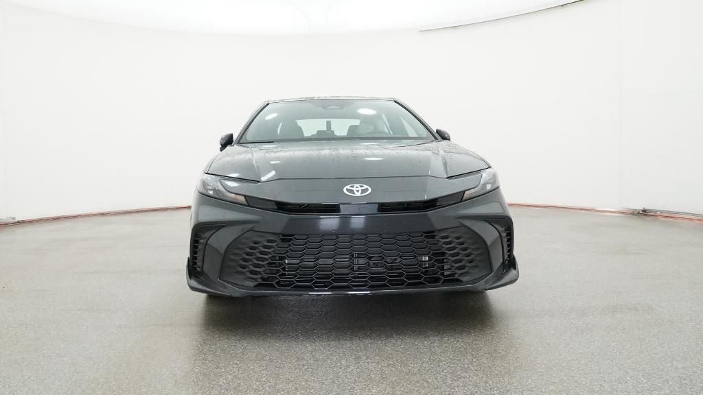 2025 Toyota Camry SE photo 3