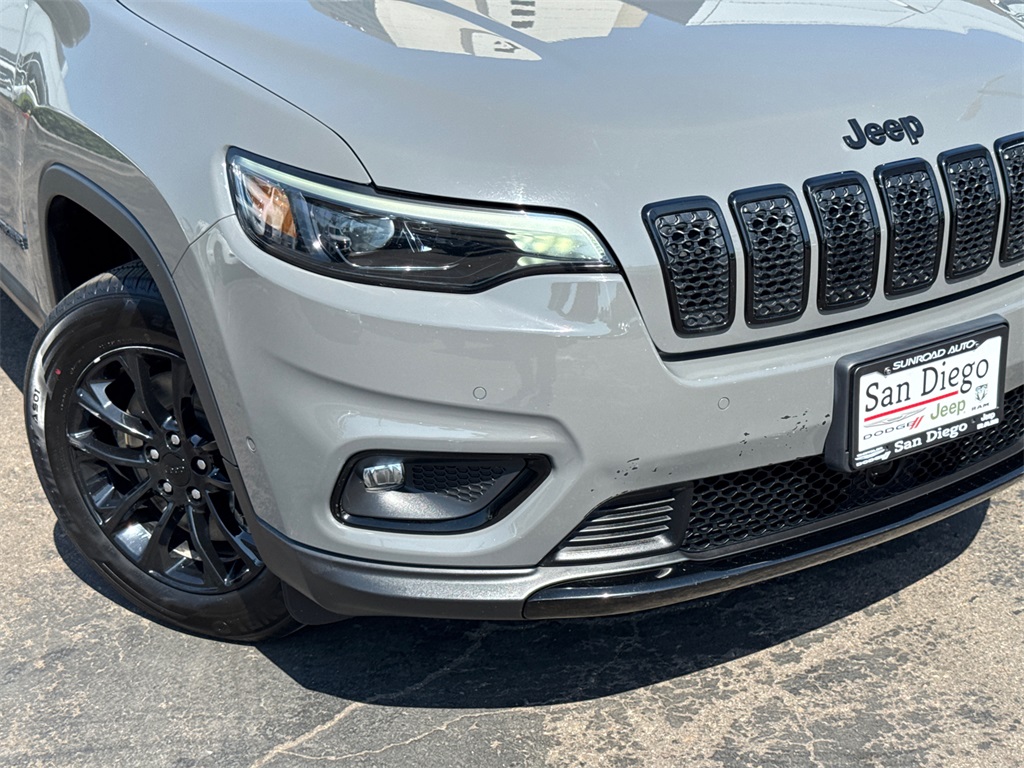 2023 Jeep Cherokee Altitude Lux photo 3