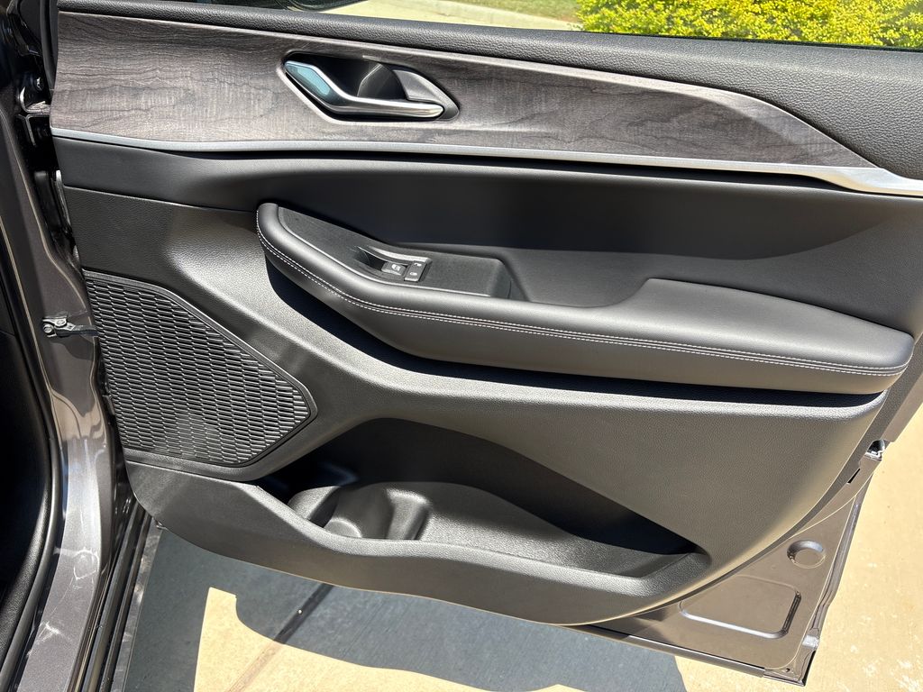 2025 Jeep Grand Cherokee Limited photo 20