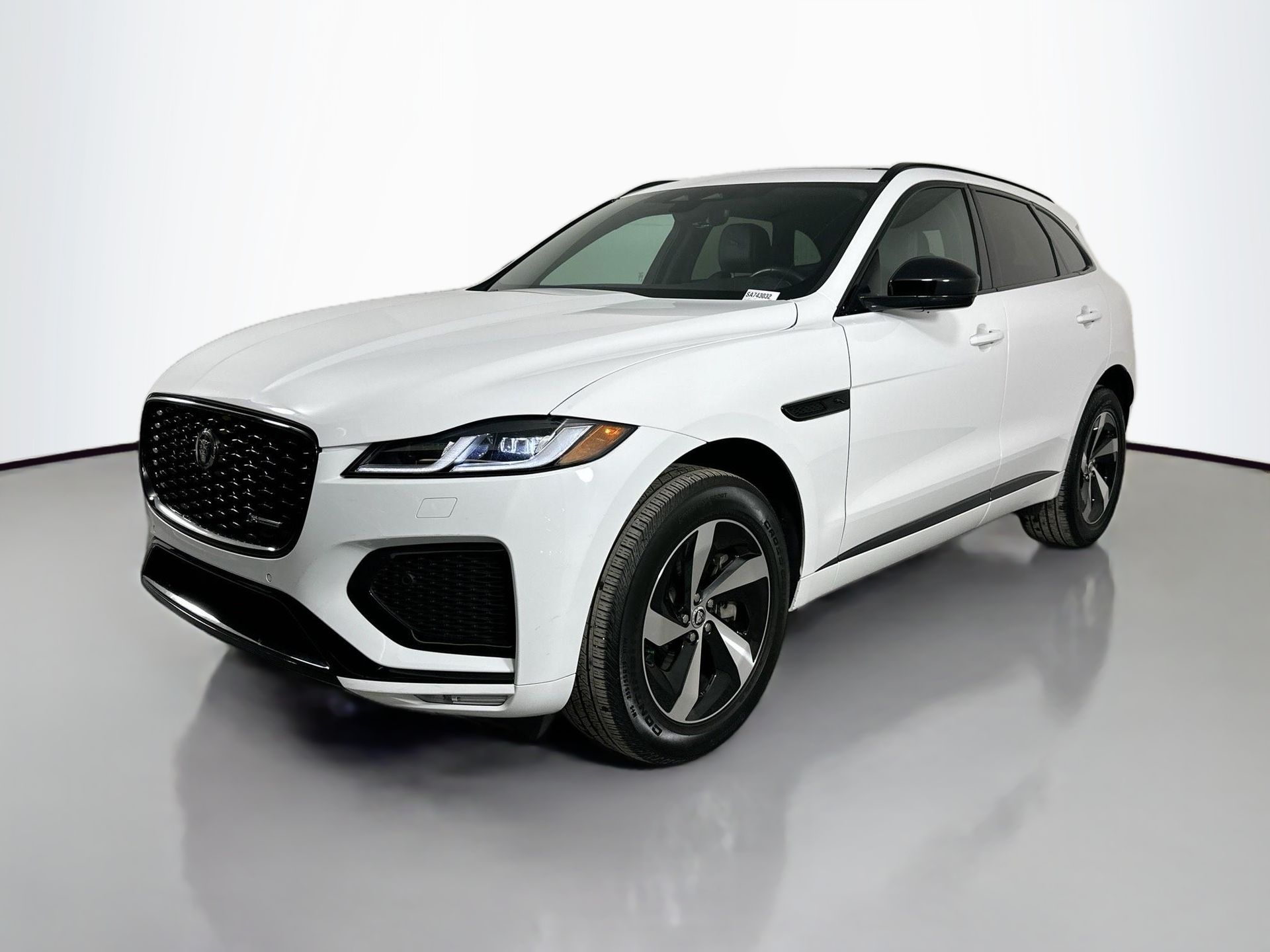 2025 Jaguar F-PACE R-Dynamic S