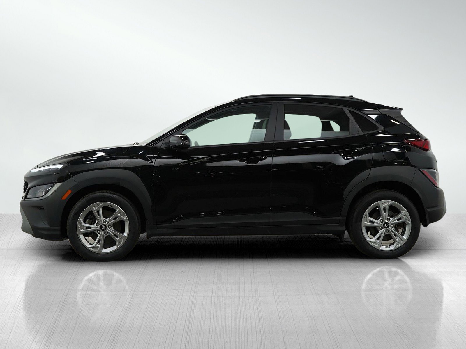Used 2022 Hyundai Kona SEL with VIN KM8K6CAB5NU921408 for sale in Minneapolis, Minnesota