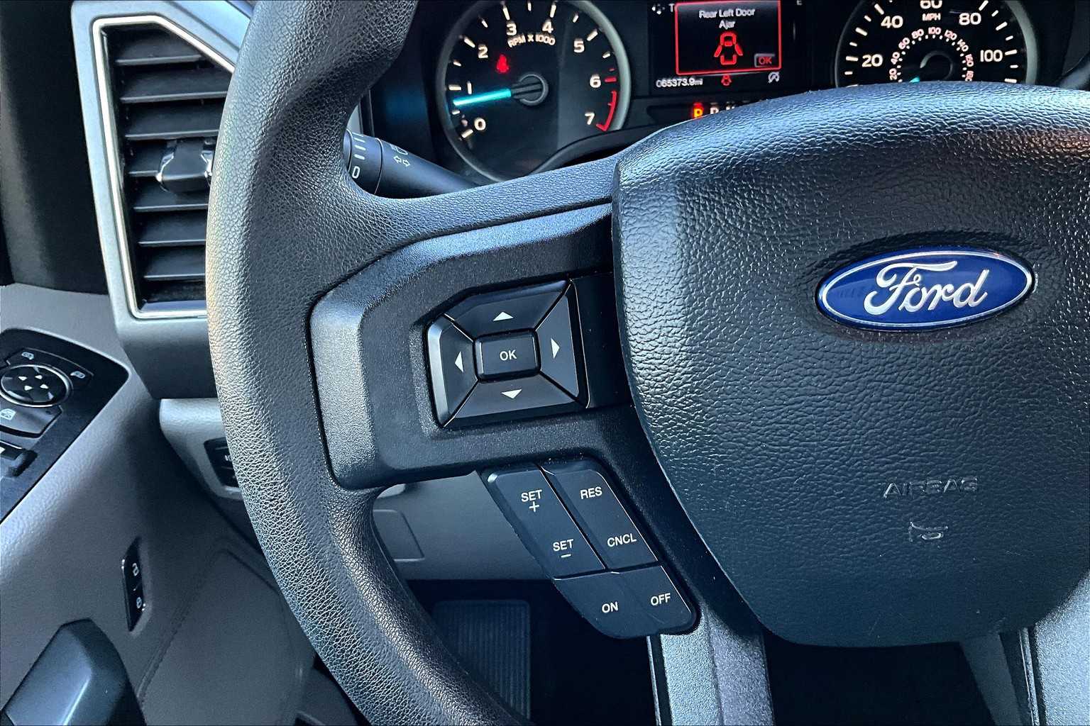 2019 Ford F-150 XLT photo 19