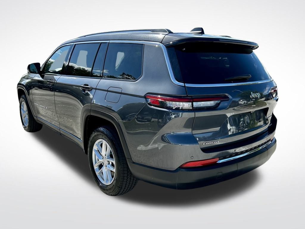 2023 Jeep Grand Cherokee Laredo photo 4