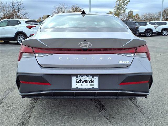 2026 Hyundai Elantra SE photo 4