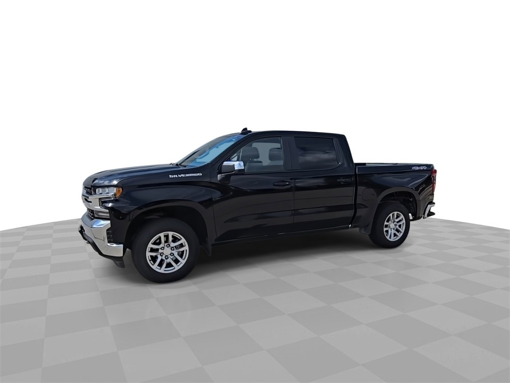 2021 Chevrolet Silverado 1500 LT photo 3