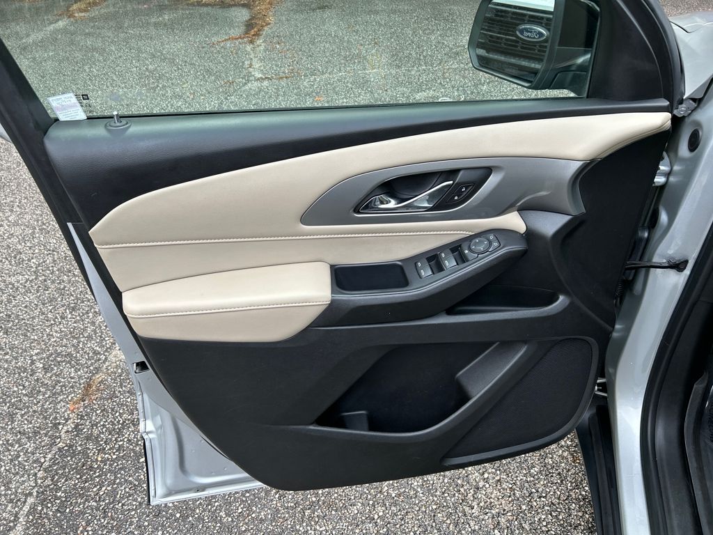 2022 Chevrolet Traverse LS photo 10