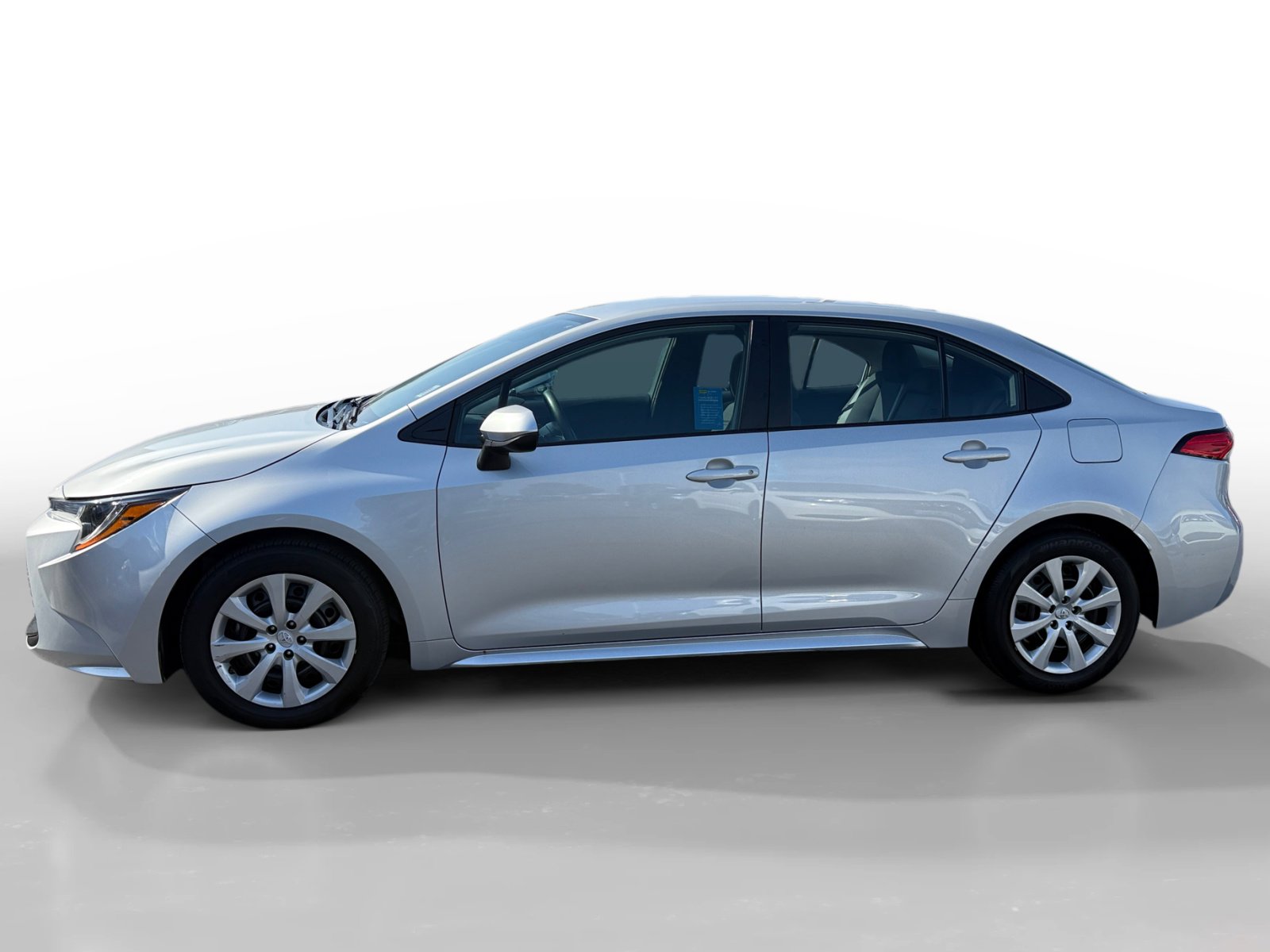 2024 Toyota Corolla LE photo 2