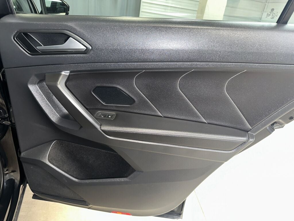 2022 Volkswagen Tiguan SEL Premium R-Line photo 24