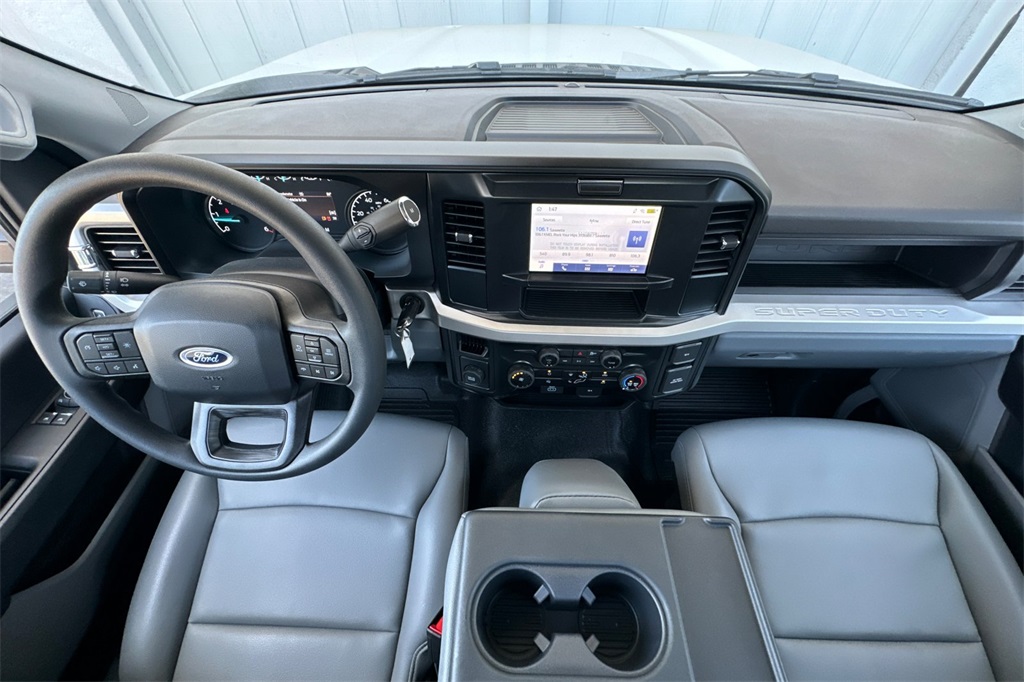 2025 Ford F-350 photo 12