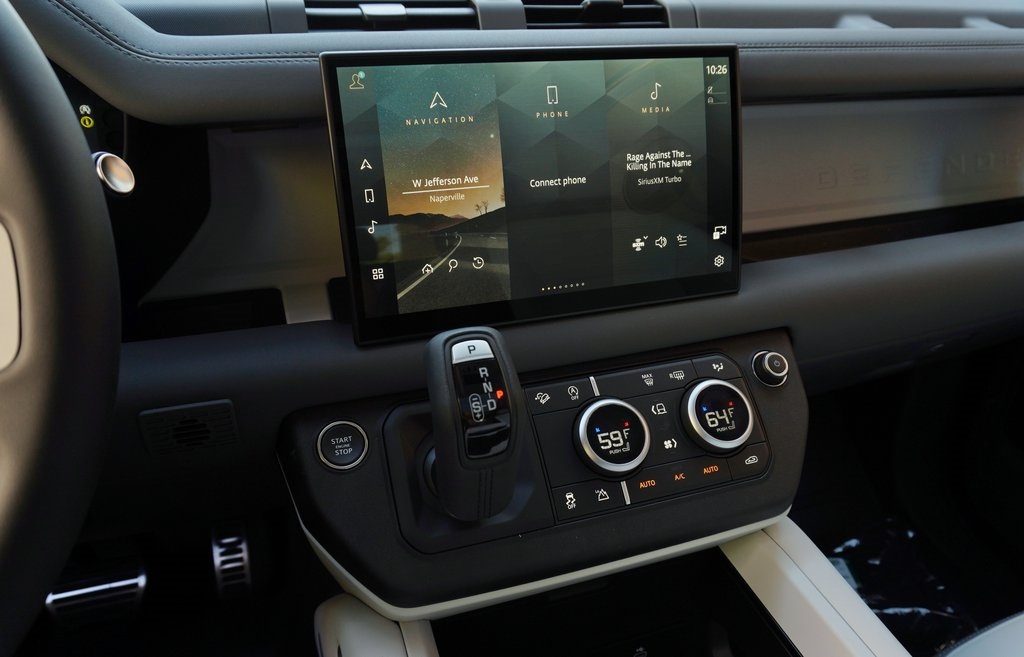 2025 Land Rover Defender 110 S photo 17