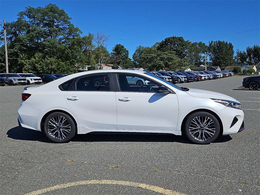 2023 Kia Forte GT-Line photo 7