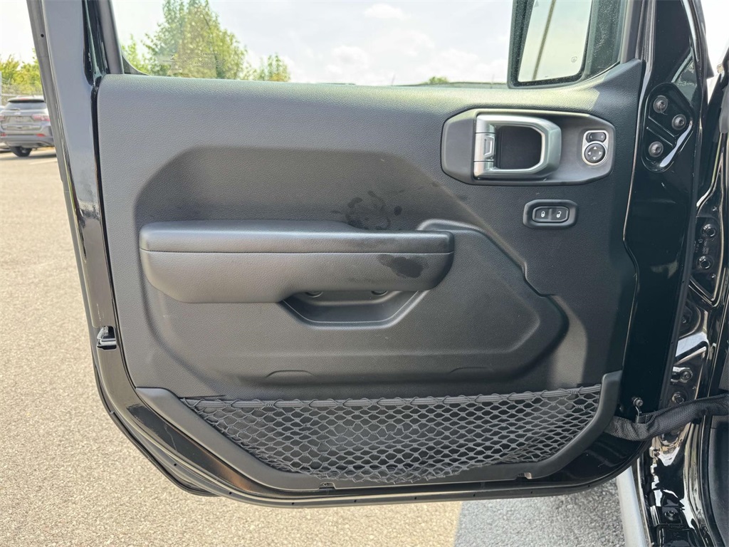 2020 Jeep Gladiator Rubicon photo 24