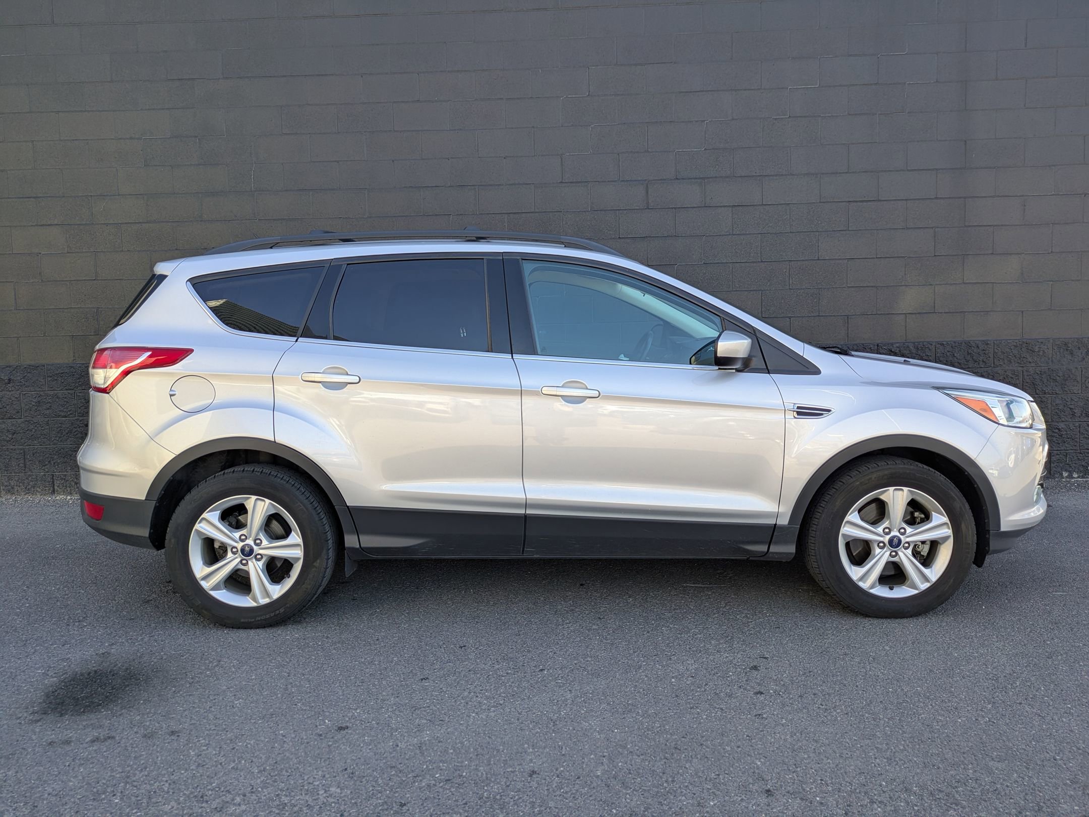 2015 Ford Escape SE photo 4