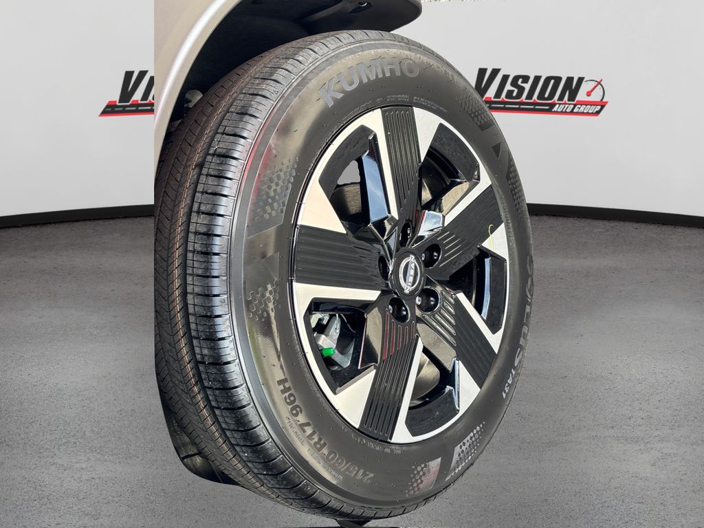 2025 Nissan Kicks SV photo 11