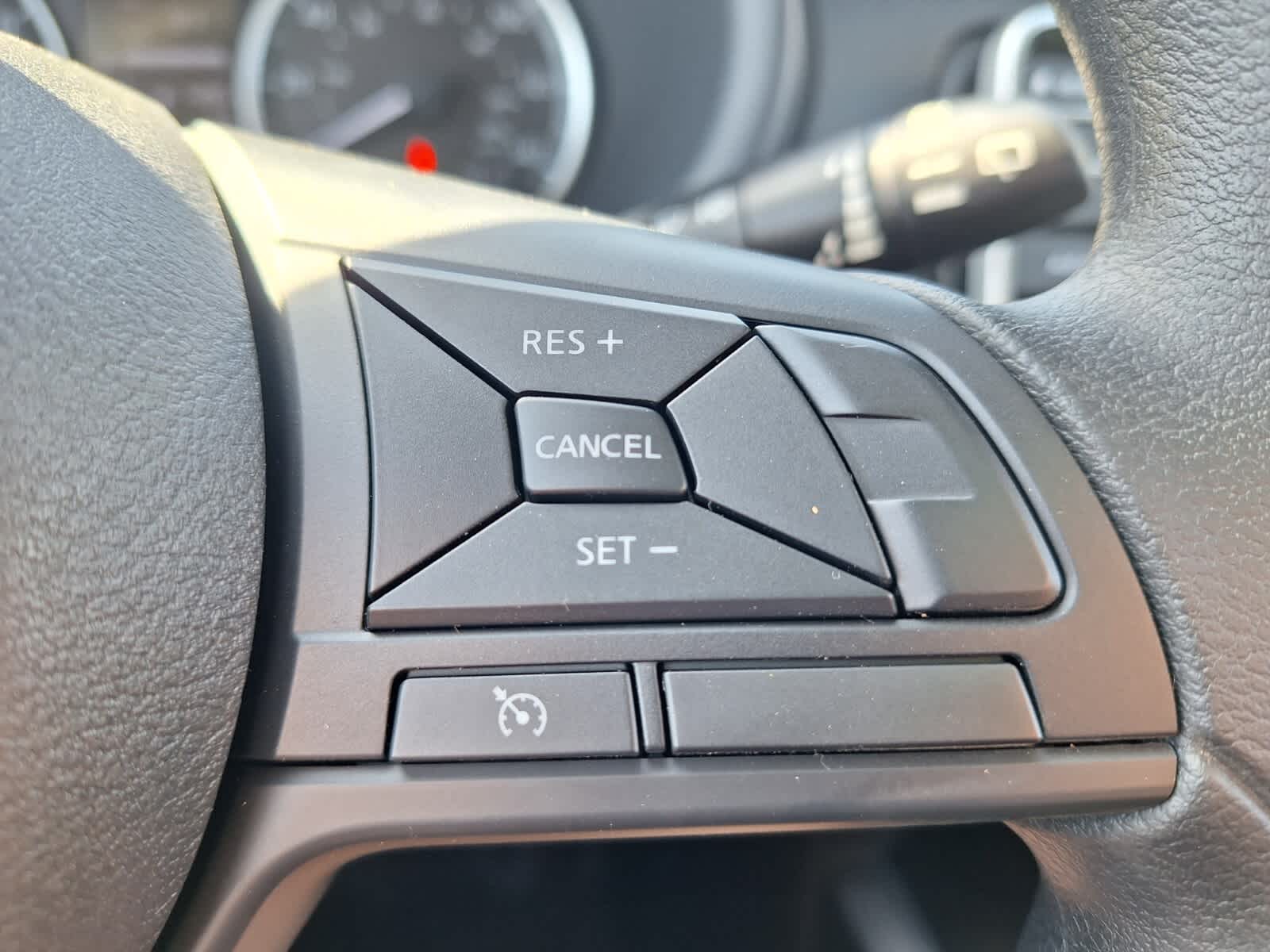 2025 Nissan Kicks Play S photo 14