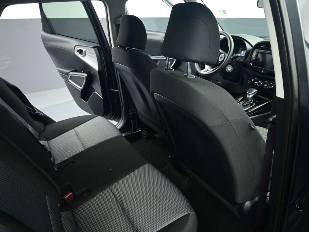 2022 Kia Soul LX photo 17
