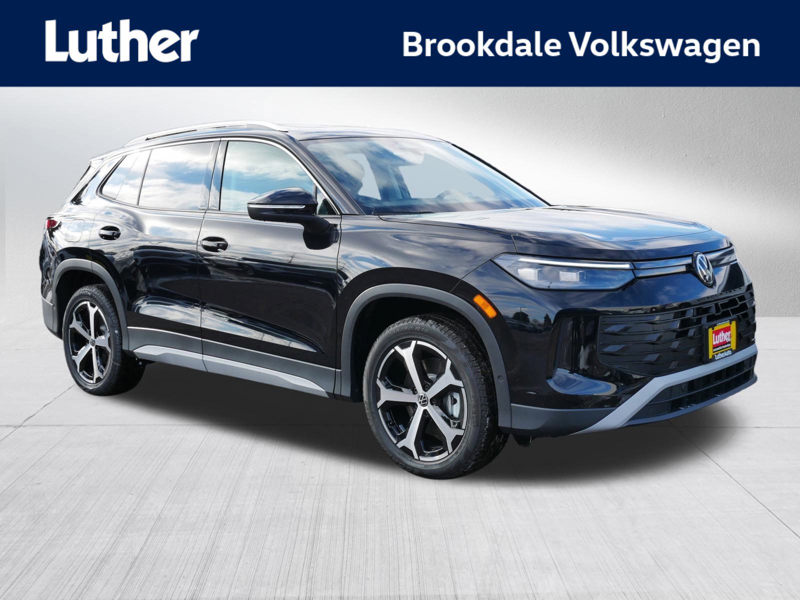 2026 Volkswagen Tiguan SE's photo