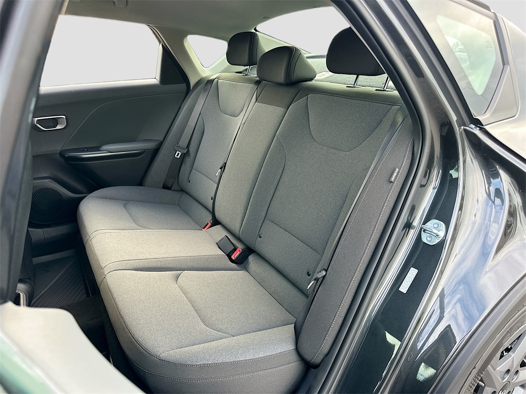 2025 Kia K4 LXS photo 21
