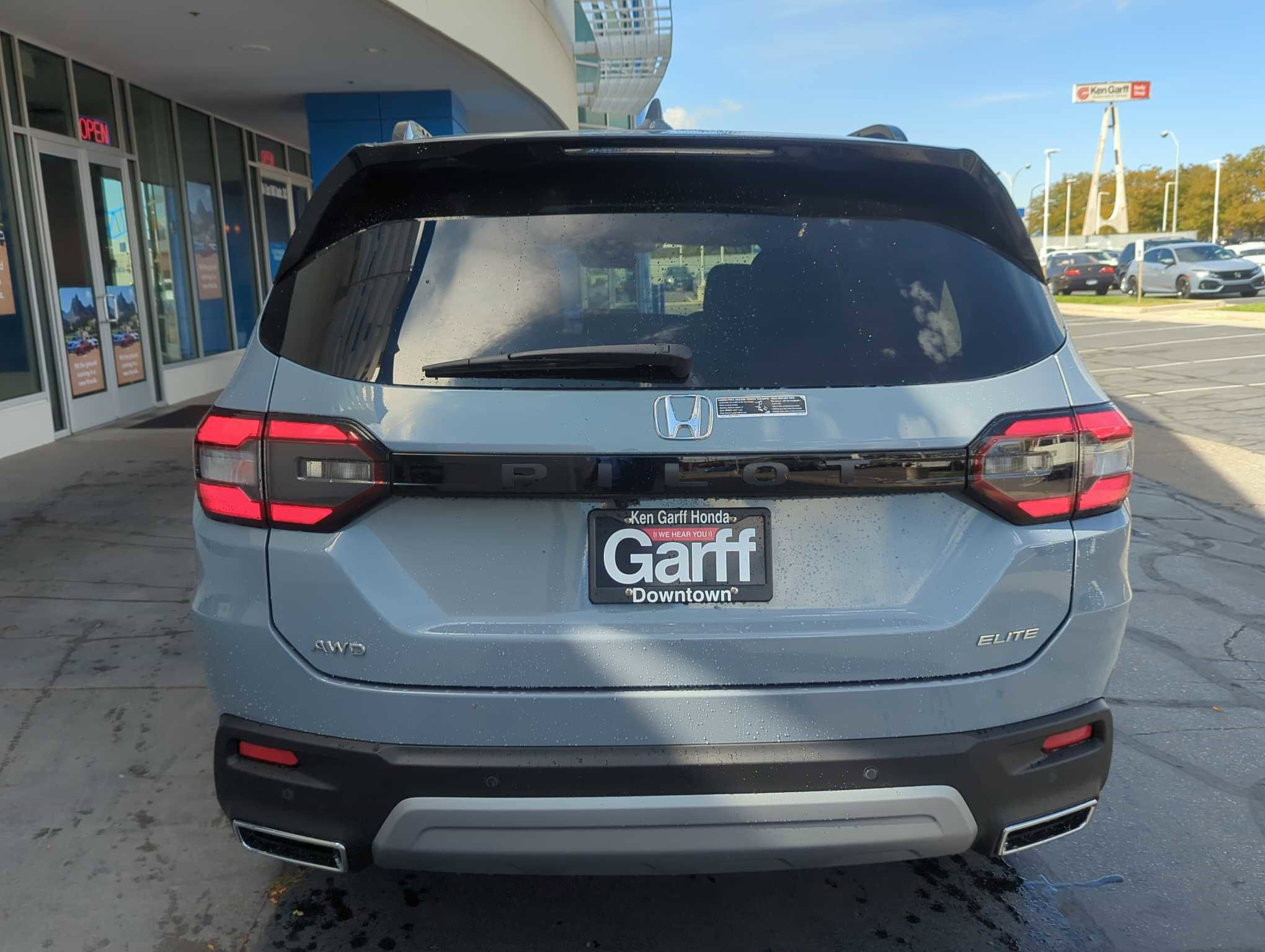 2025 Honda Pilot Elite photo 3