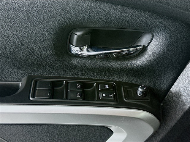 2024 Nissan Titan SV photo 17