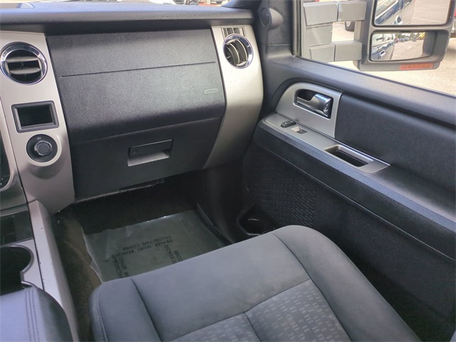 2017 Ford Expedition XLT photo 16