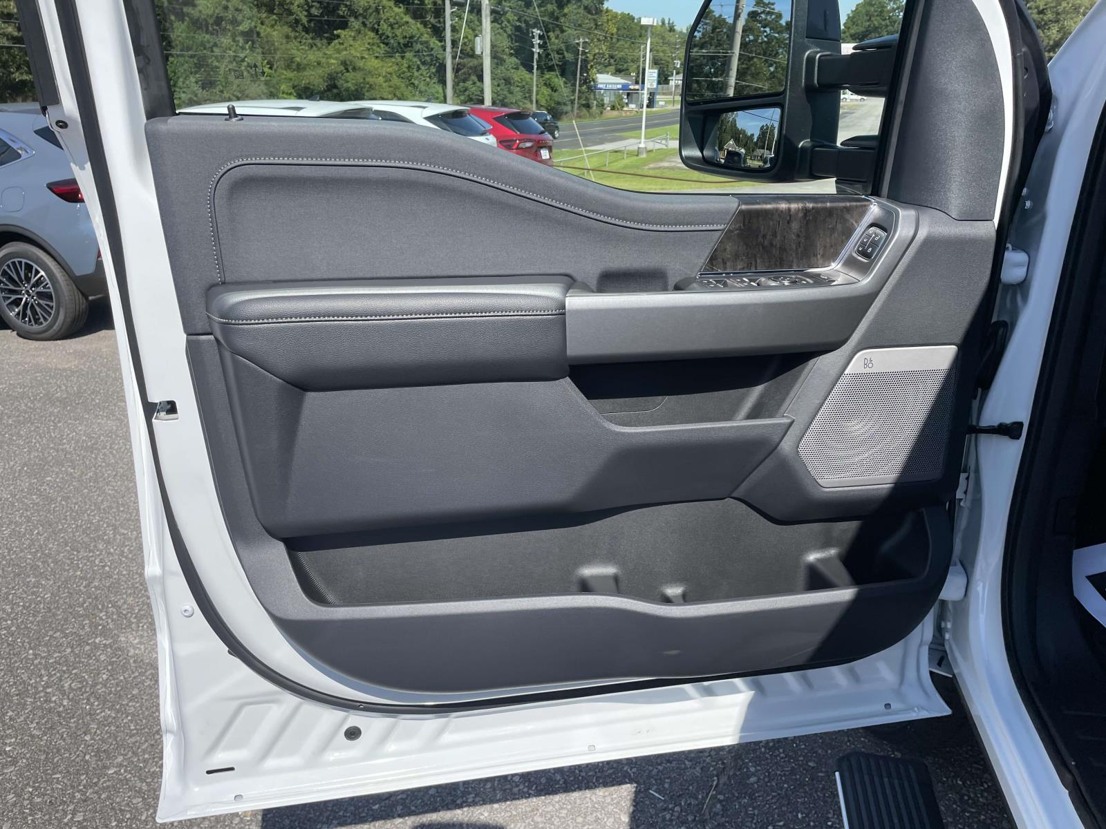 2026 Ford F-250 Lariat photo 14