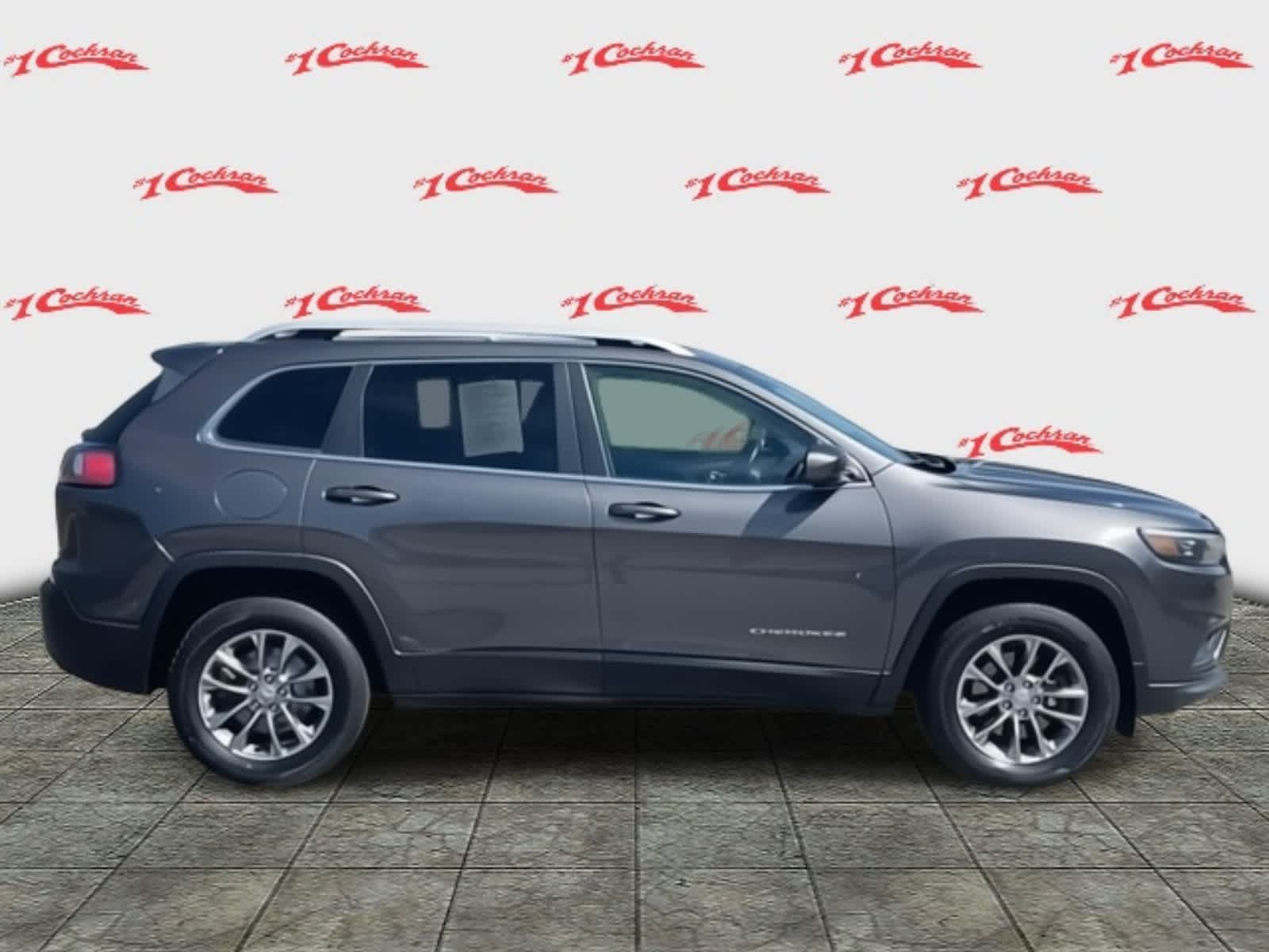 2019 Jeep Cherokee Latitude photo 2