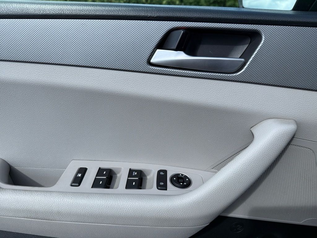 2018 Hyundai Sonata SE photo 11