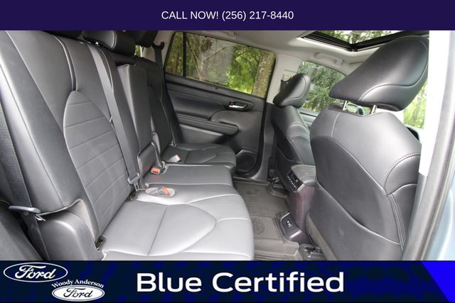2021 Toyota Highlander XLE photo 30