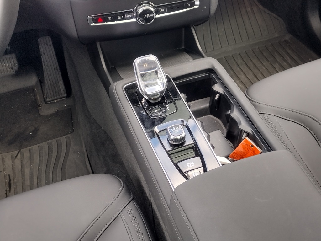 2026 VOLVO XC90 - Image 23