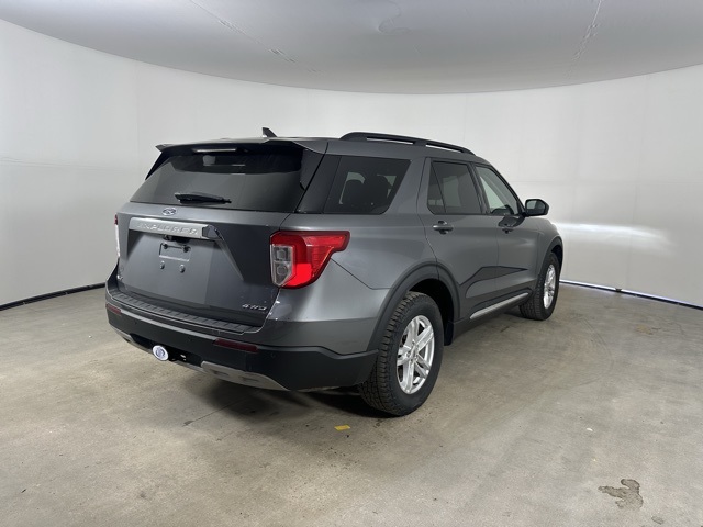 2021 Ford Explorer XLT photo 2