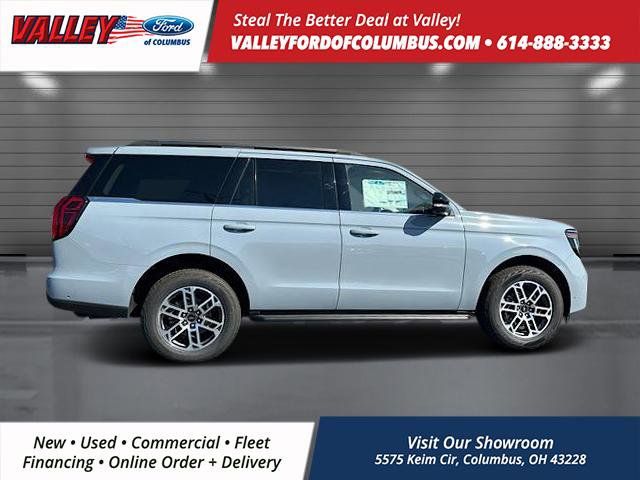 2025 Ford Expedition photo 4