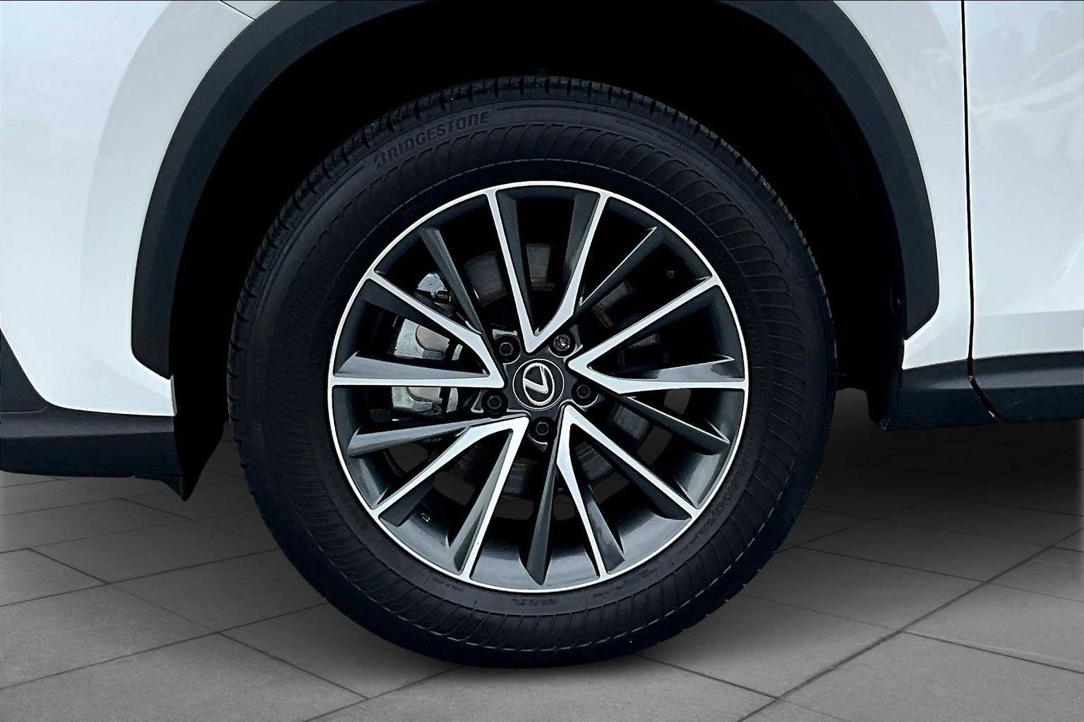 2025 Lexus NX Premium photo 9