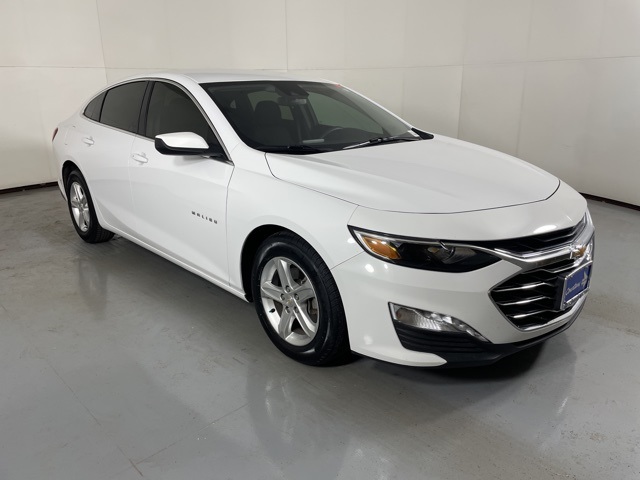 2023 Chevrolet Malibu 1LT photo 2