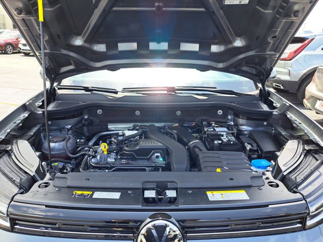 2025 Volkswagen Taos SE photo 11