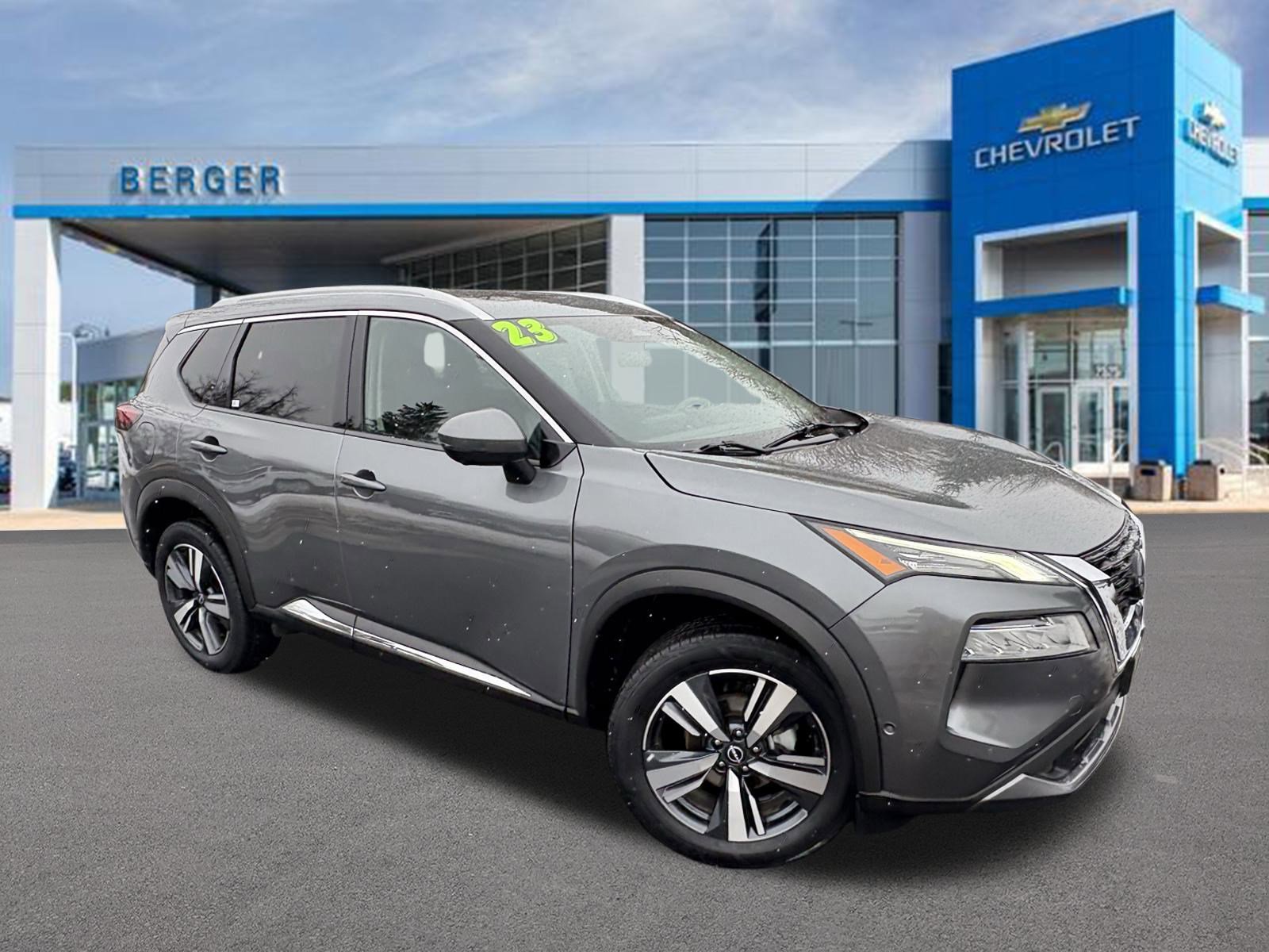 2023 Nissan Rogue SL's photo