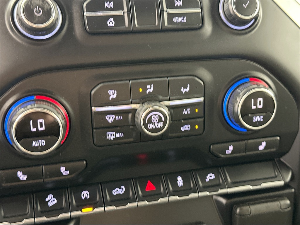 2020 Chevrolet Silverado 1500 LT photo 16